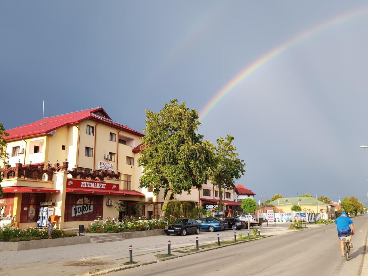 Hotel Tata Si Fii Bechet Eksteriør billede